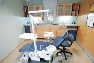 image of a clean dental office. NYC dental facility cleaning services help maintain the cleanliness of offices in New York City and the surrounding area.